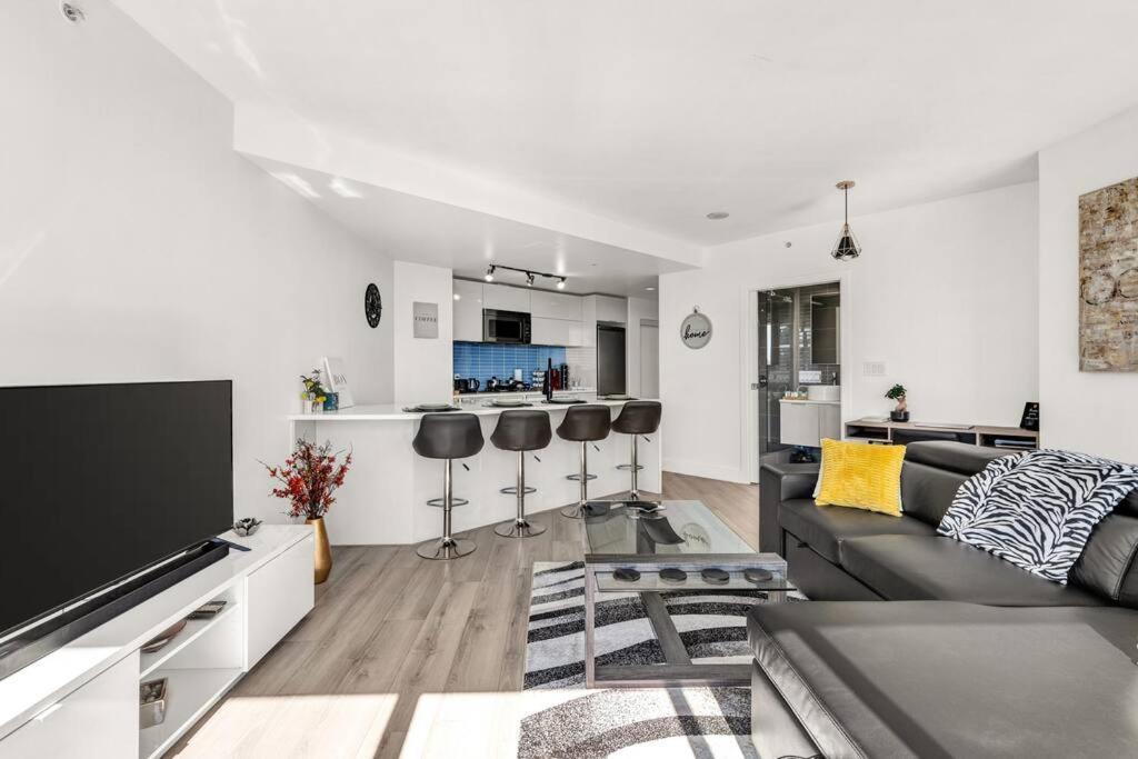 Central Luxury Apartment With Best City Views! Vancouver Exterior foto