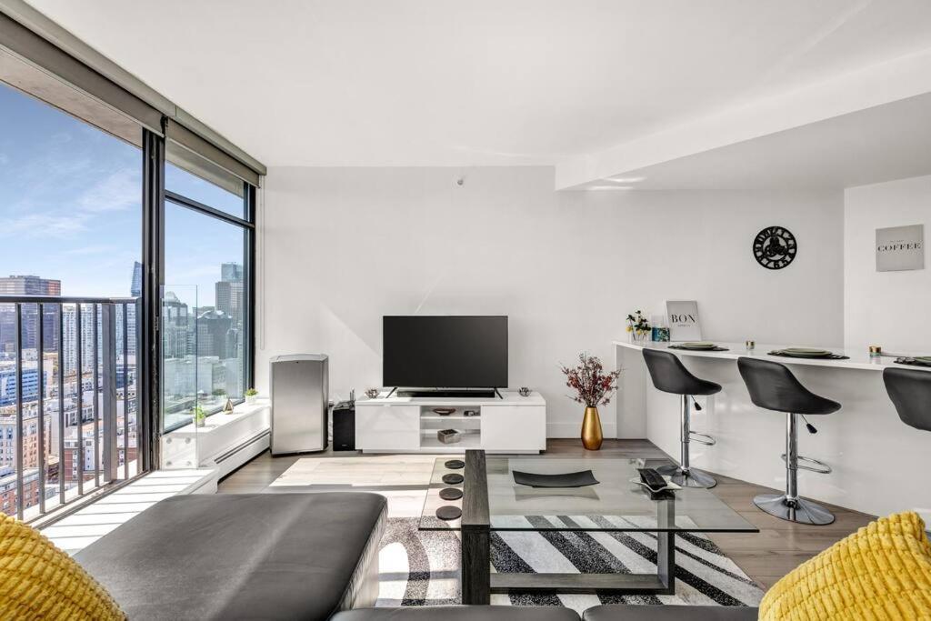 Central Luxury Apartment With Best City Views! Vancouver Exterior foto